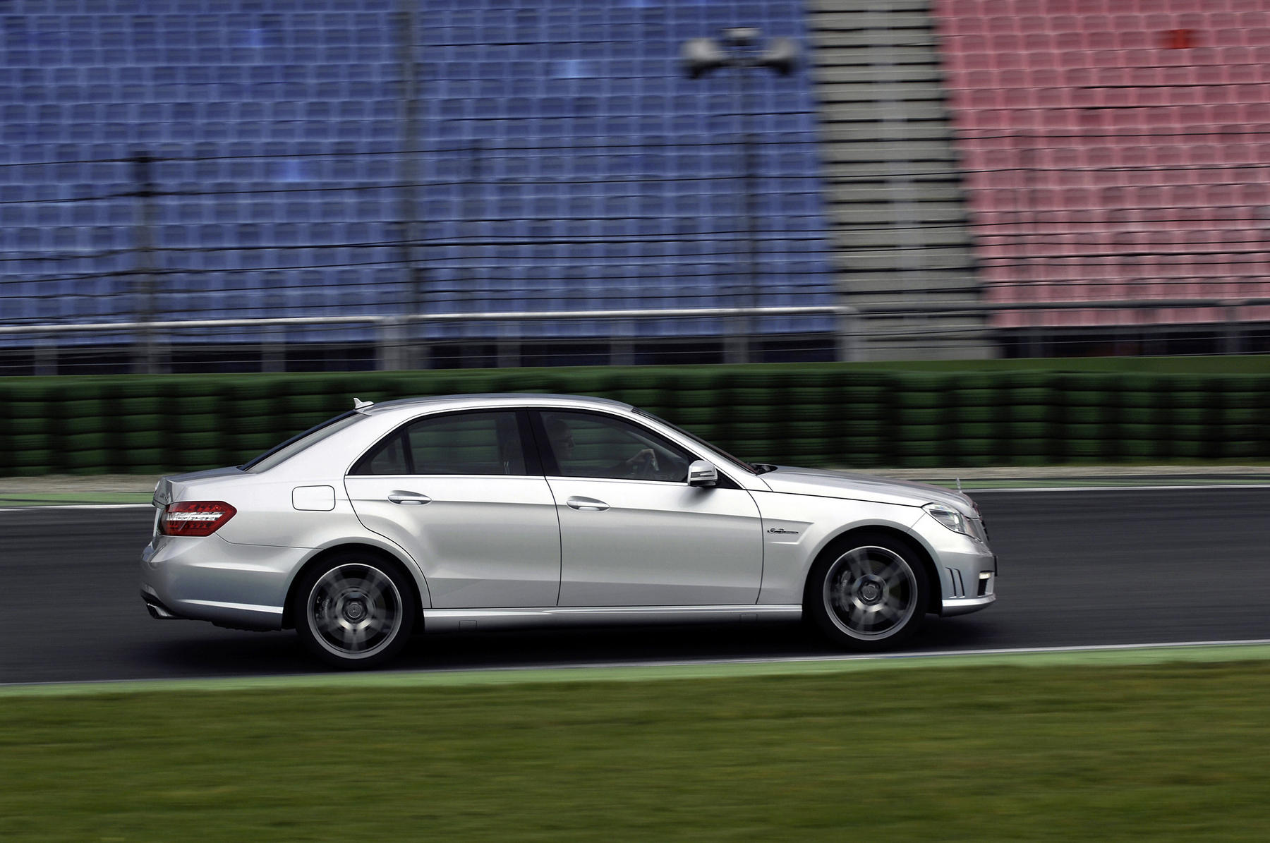 Mercedes Benz Рµ 63 AMG 2009